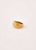 Ethereal Kiss Ring - Gold